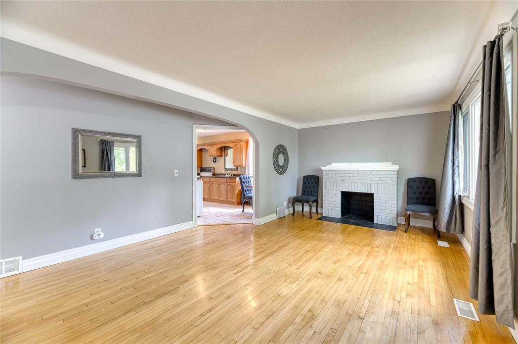 832 NORWAY Avenue, Sarnia, Ontario, Canada