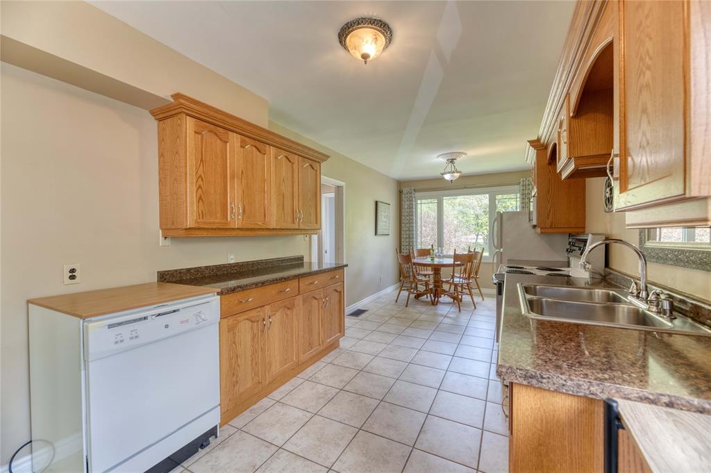 832 NORWAY Avenue, Sarnia, Ontario, Canada