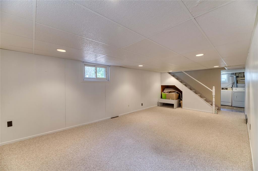 832 NORWAY Avenue, Sarnia, Ontario, Canada
