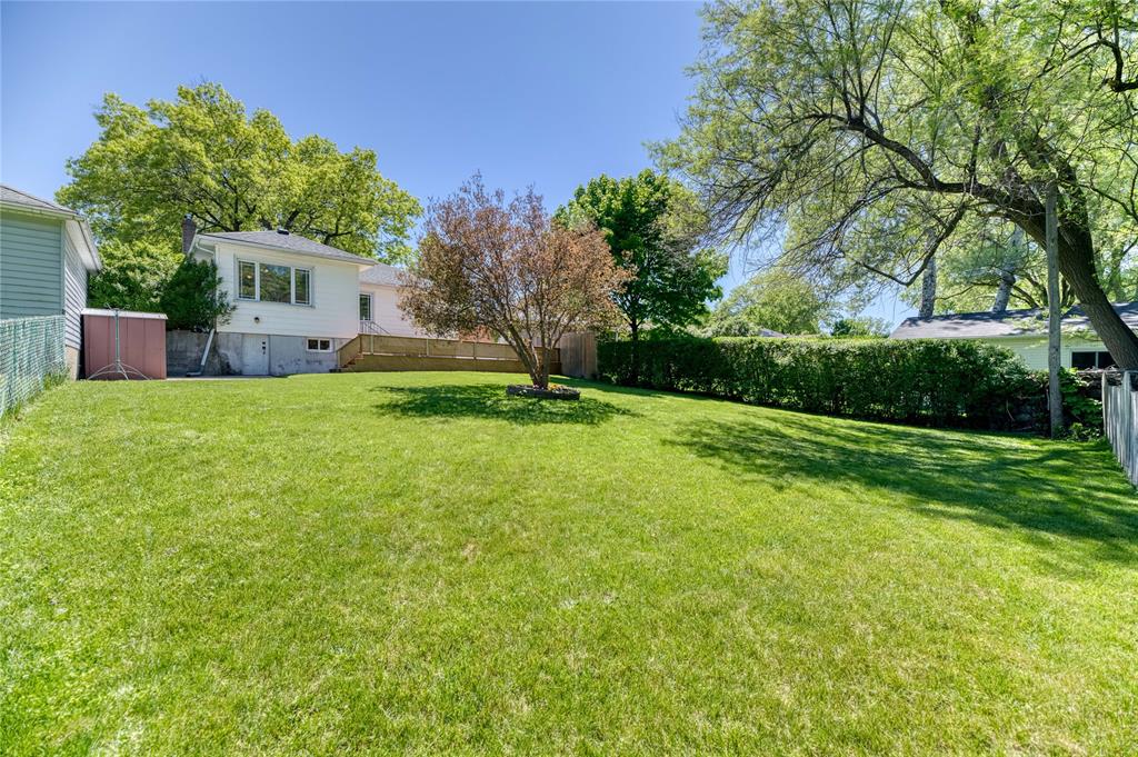 832 NORWAY Avenue, Sarnia, Ontario, Canada