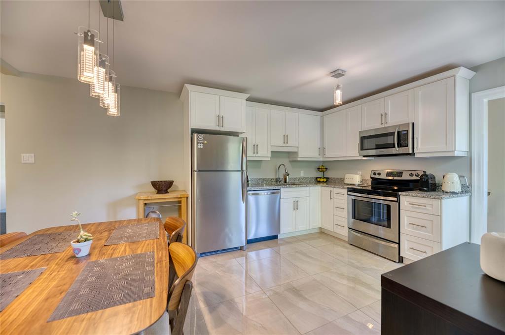 919 KEMSLEY Drive, Sarnia, Ontario, Canada