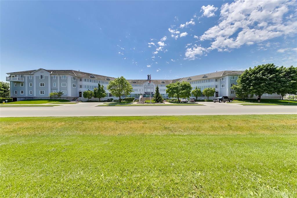 1520 VENETIAN Boulevard Unit# M-209, Point Edward, Ontario, Canada