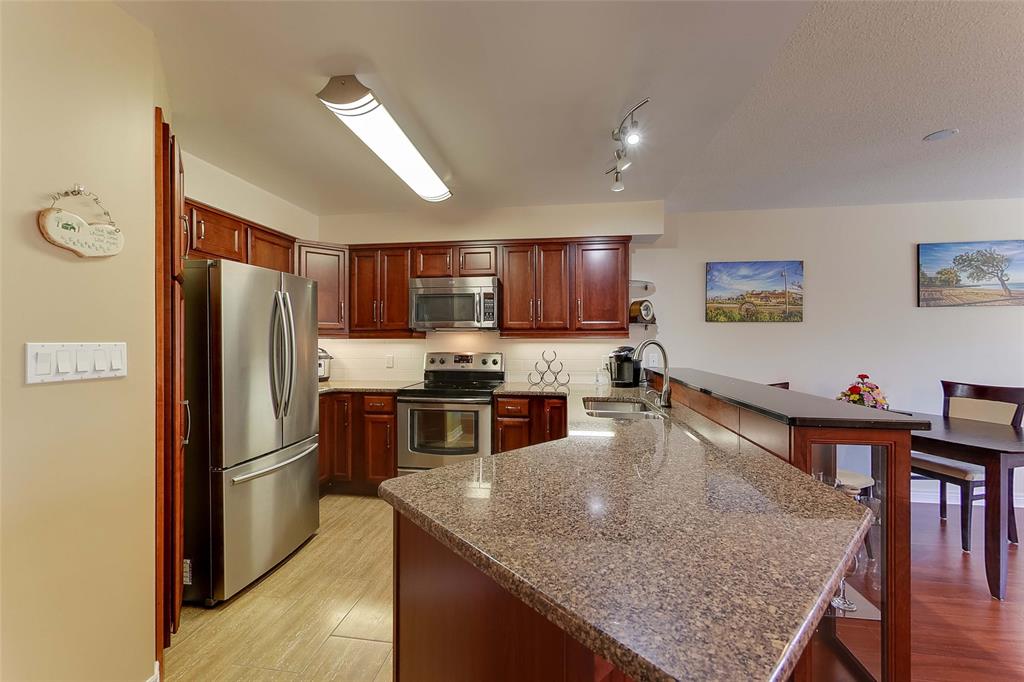 1520 VENETIAN Boulevard Unit# M-209, Point Edward, Ontario, Canada