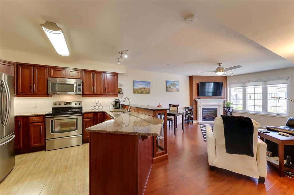 1520 VENETIAN Boulevard Unit# M-209, Point Edward, Ontario, Canada