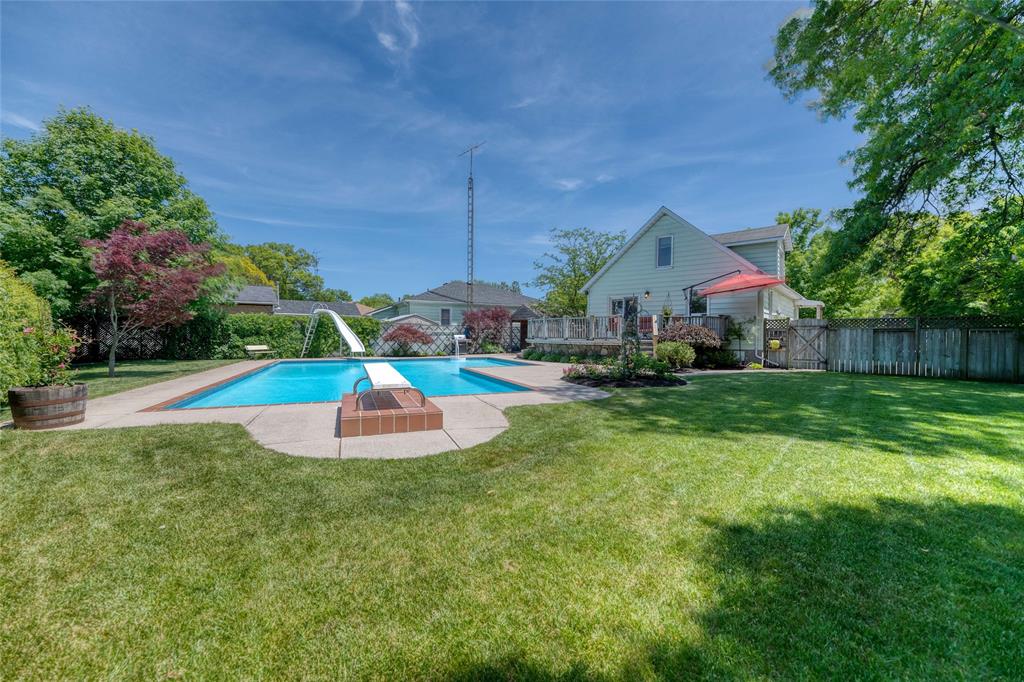 1050 ERROL Road East, Sarnia, Ontario, Canada