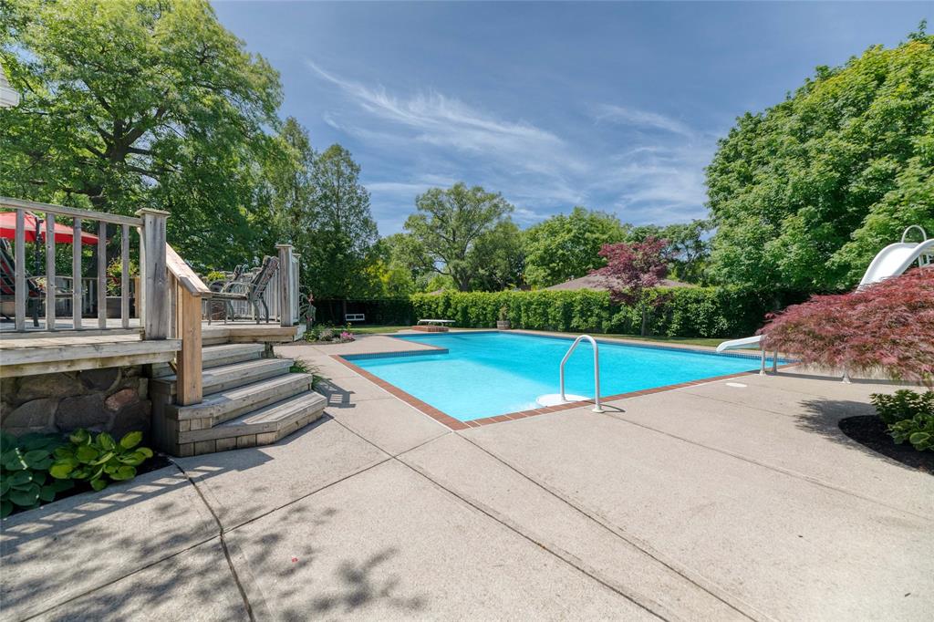 1050 ERROL Road East, Sarnia, Ontario, Canada