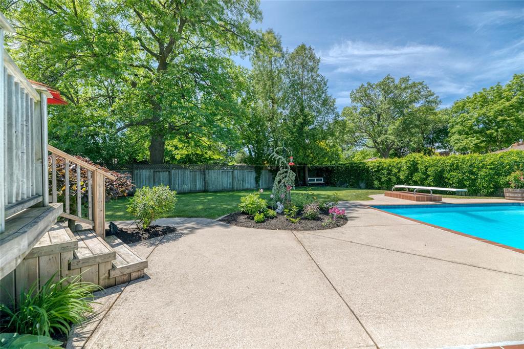 1050 ERROL Road East, Sarnia, Ontario, Canada