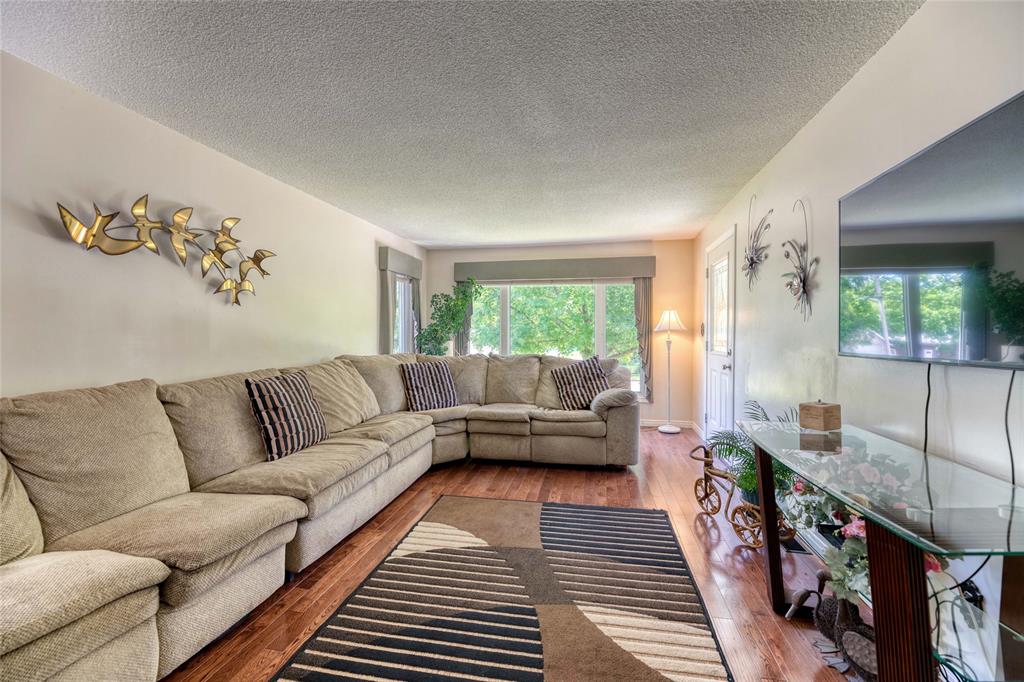1050 ERROL Road East, Sarnia, Ontario, Canada