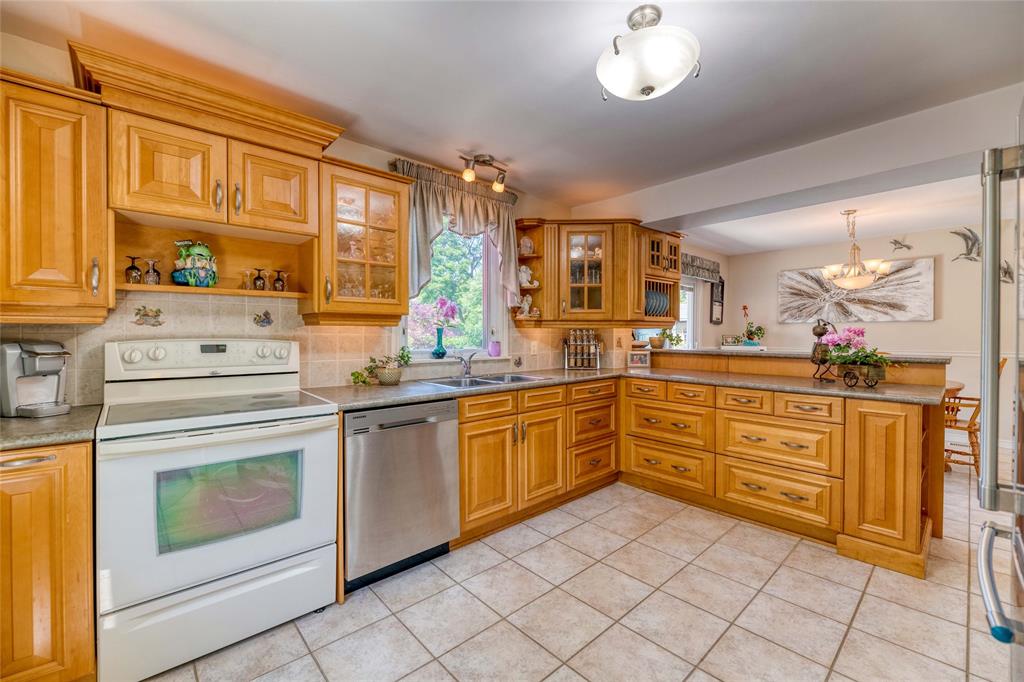 1050 ERROL Road East, Sarnia, Ontario, Canada