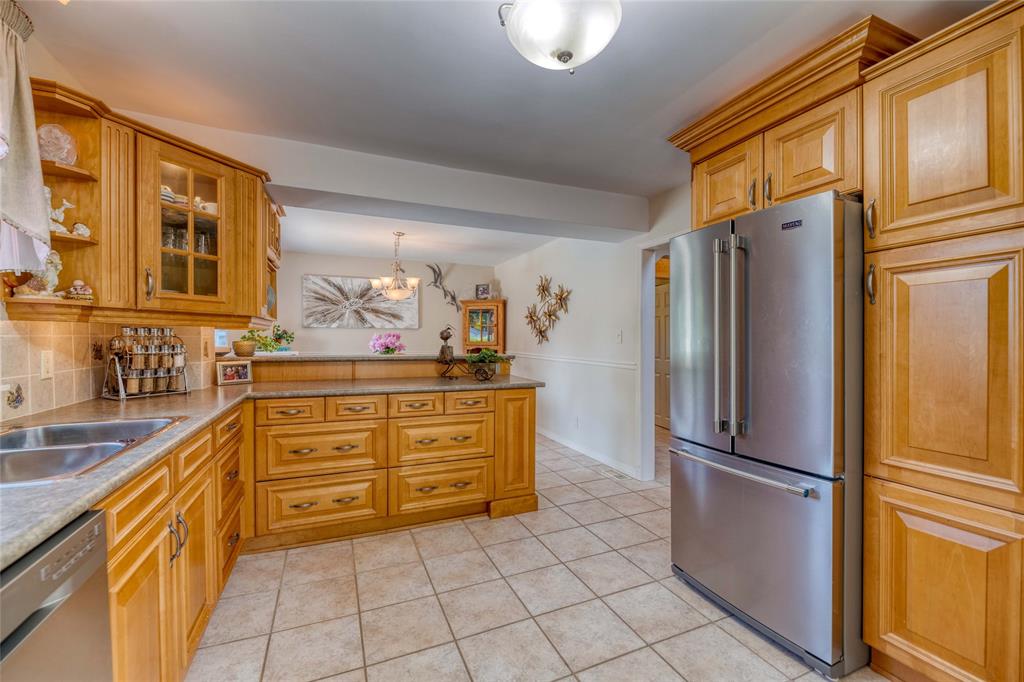 1050 ERROL Road East, Sarnia, Ontario, Canada