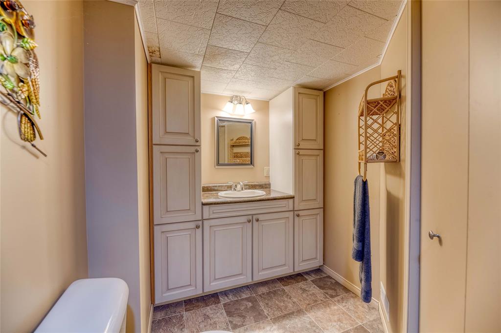 1050 ERROL Road East, Sarnia, Ontario, Canada