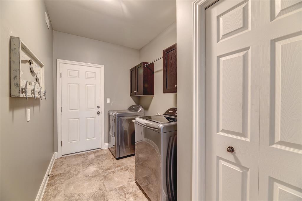 6745 OLD MILL Road, Plympton-Wyoming, Ontario, Canada