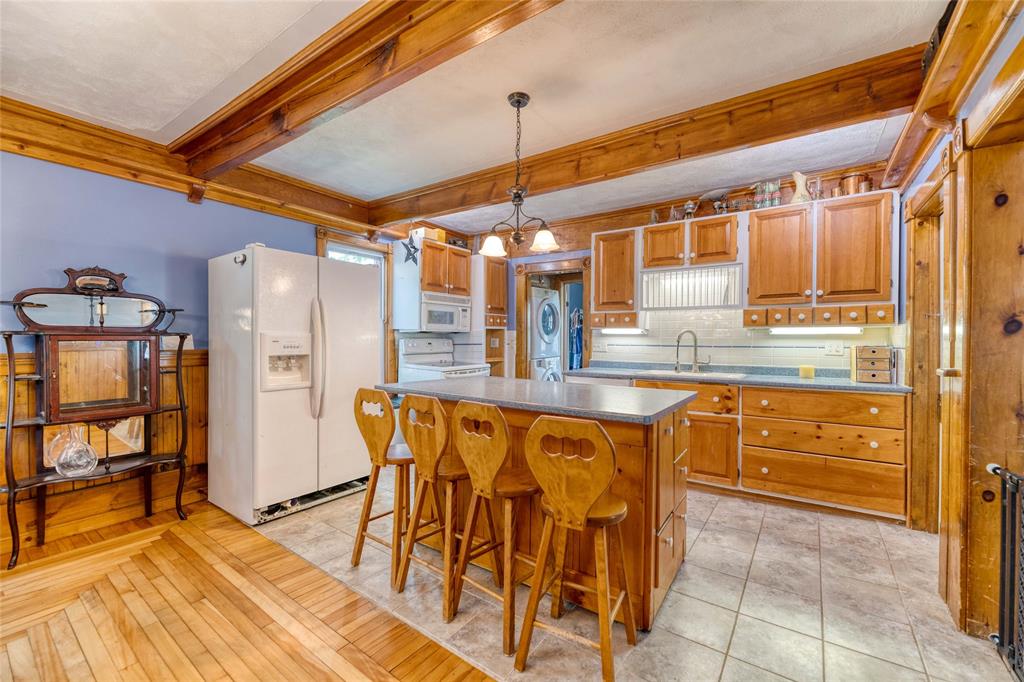 105 ALBERT Street, Point Edward, Ontario, Canada