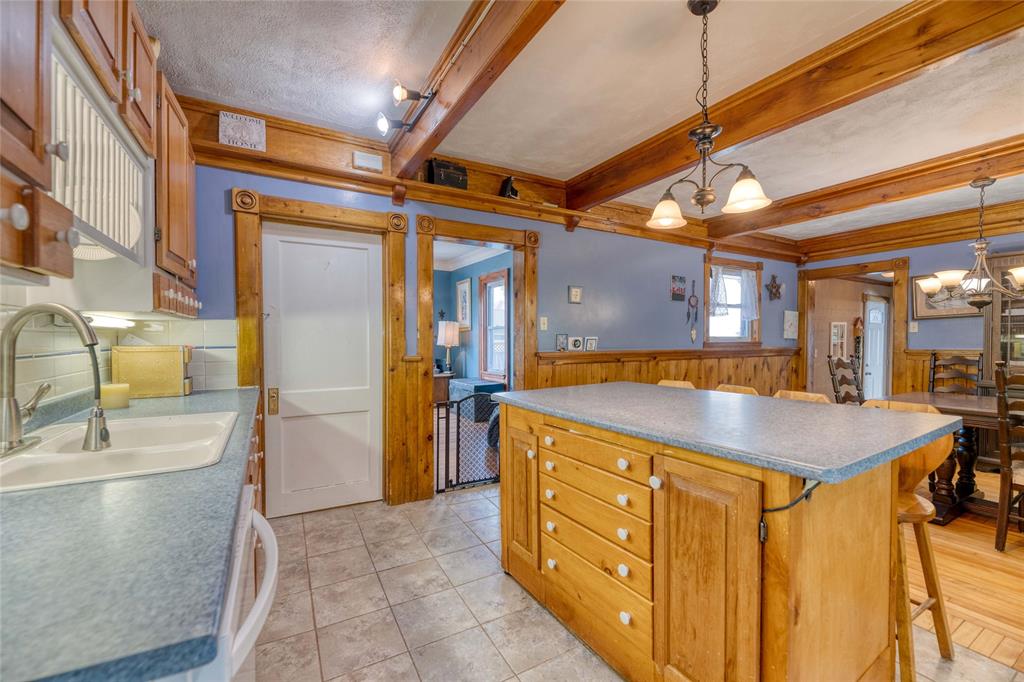 105 ALBERT Street, Point Edward, Ontario, Canada