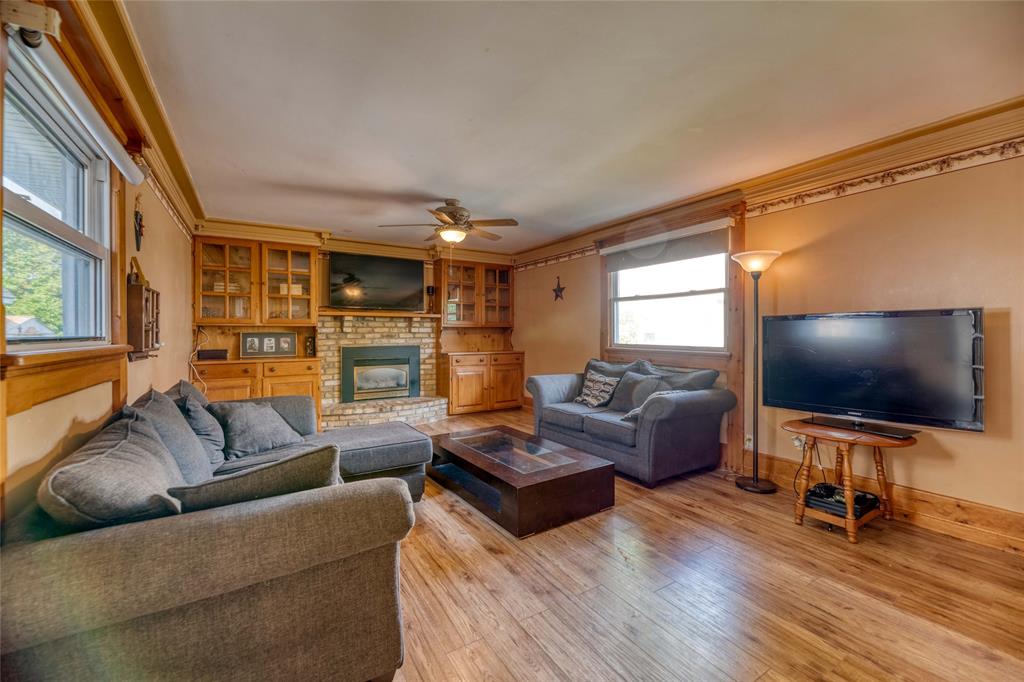 105 ALBERT Street, Point Edward, Ontario, Canada