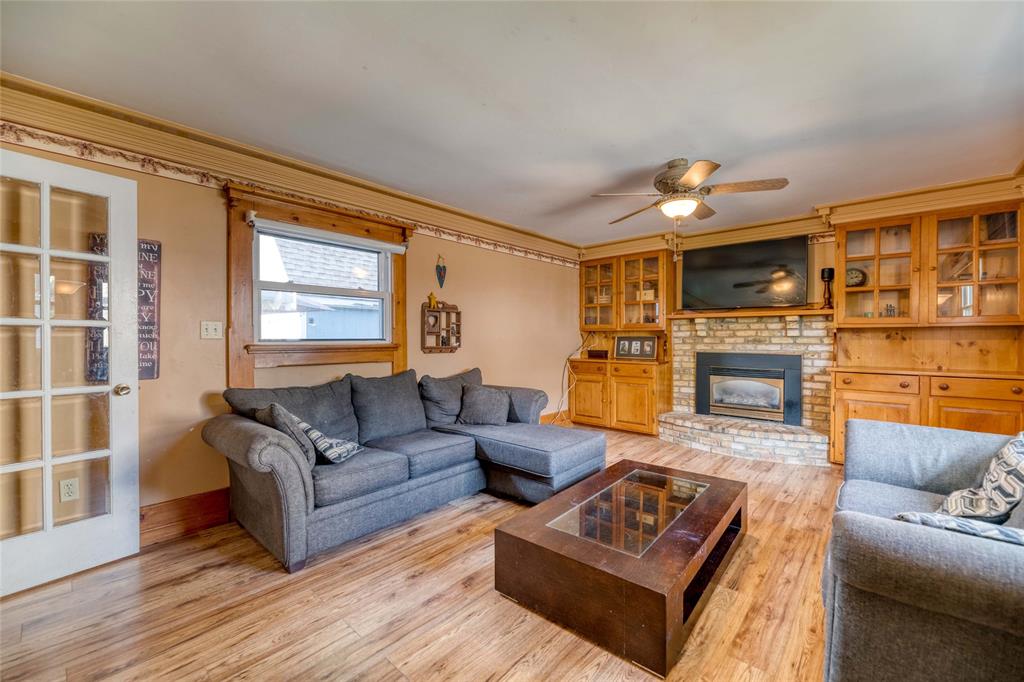 105 ALBERT Street, Point Edward, Ontario, Canada