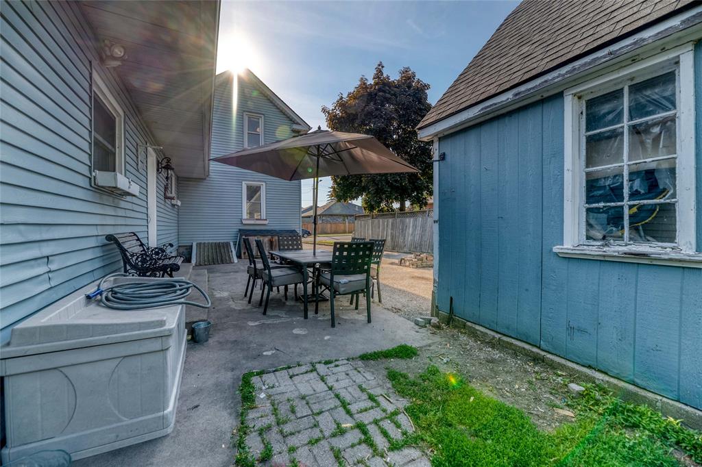 105 ALBERT Street, Point Edward, Ontario, Canada