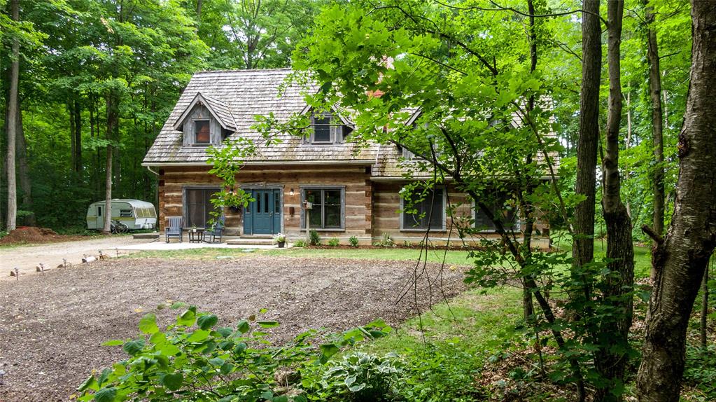 5252 EGREMONT Road, Plympton-Wyoming, Ontario, Canada
