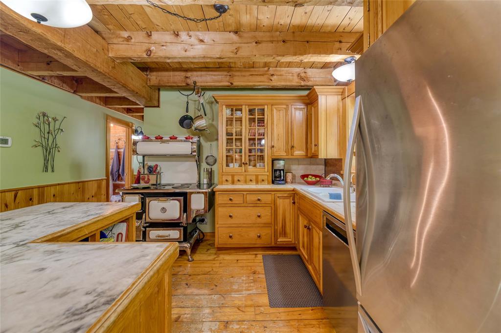 5252 EGREMONT Road, Plympton-Wyoming, Ontario, Canada