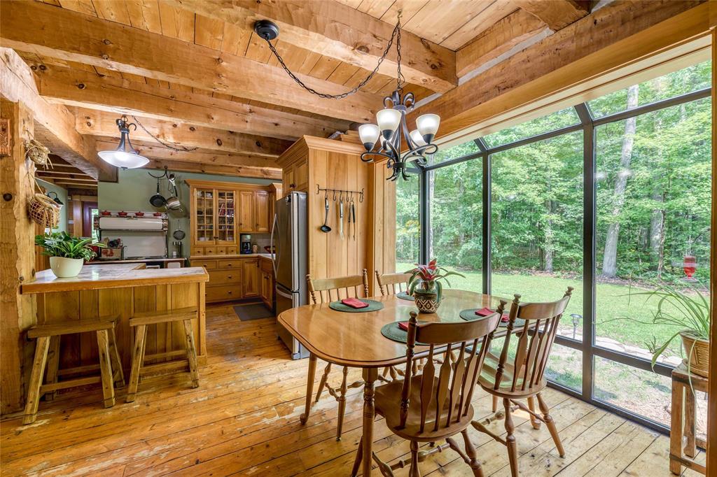 5252 EGREMONT Road, Plympton-Wyoming, Ontario, Canada