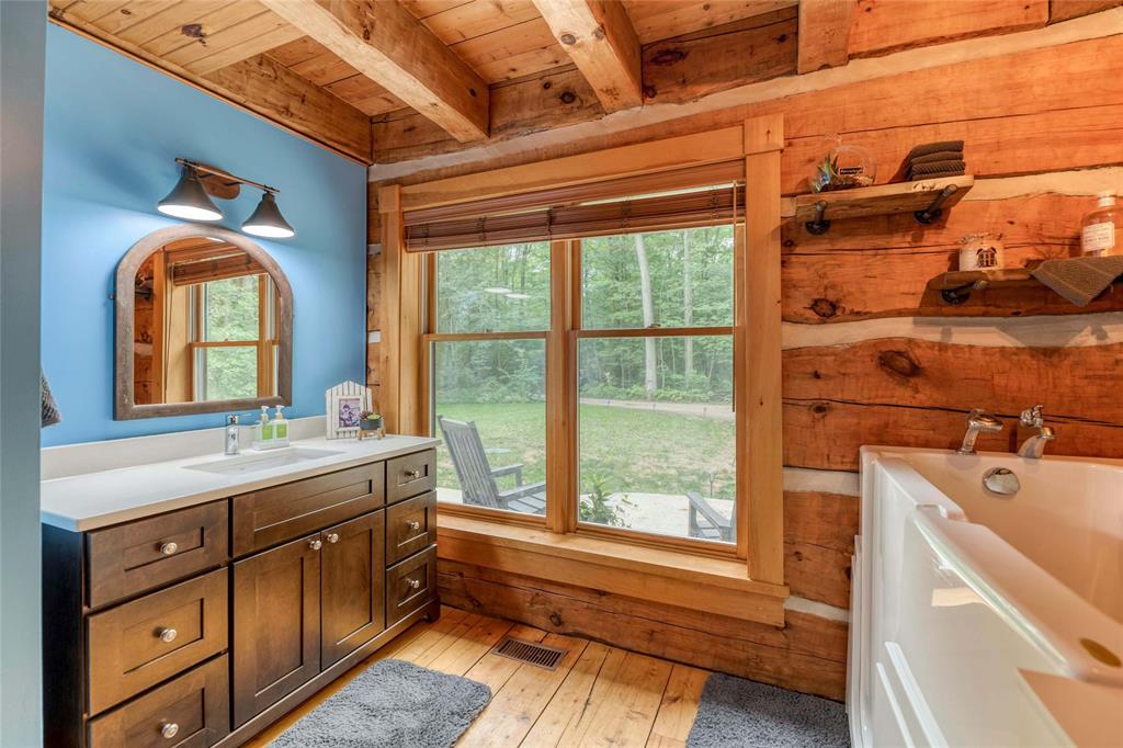 5252 EGREMONT Road, Plympton-Wyoming, Ontario, Canada