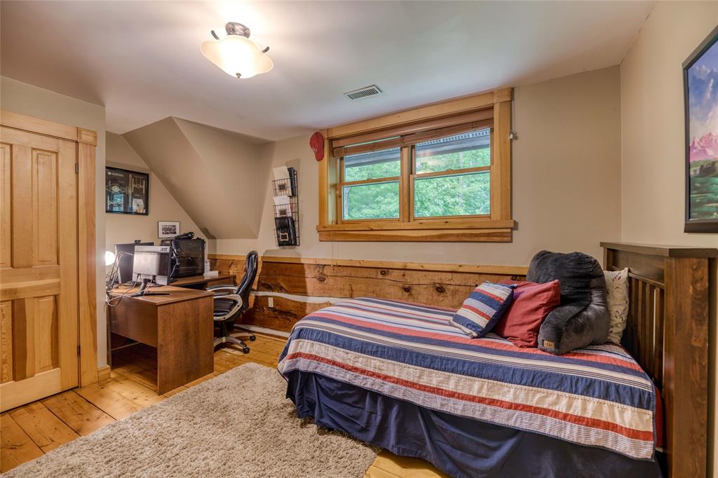 5252 EGREMONT Road, Plympton-Wyoming, Ontario, Canada