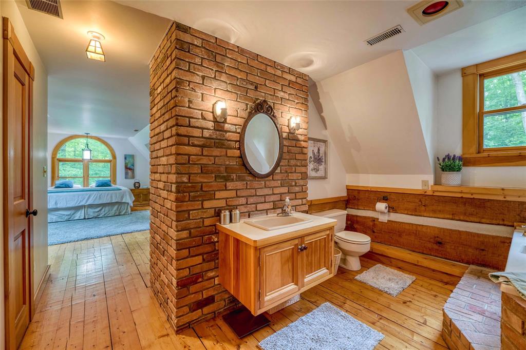 5252 EGREMONT Road, Plympton-Wyoming, Ontario, Canada