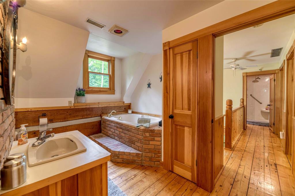 5252 EGREMONT Road, Plympton-Wyoming, Ontario, Canada