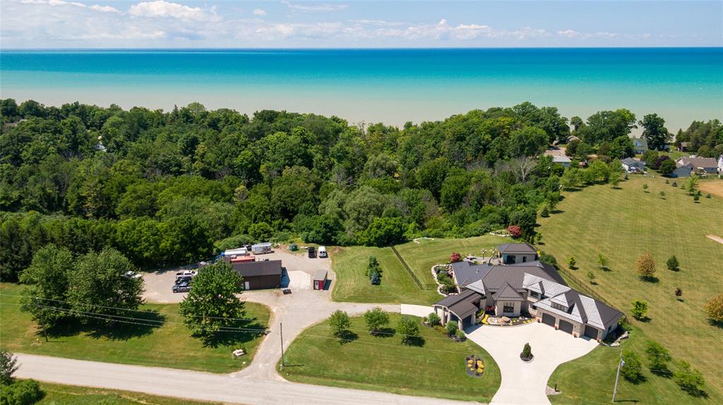 8143 HILLSBORO Road, Plympton-Wyoming, Ontario, Canada