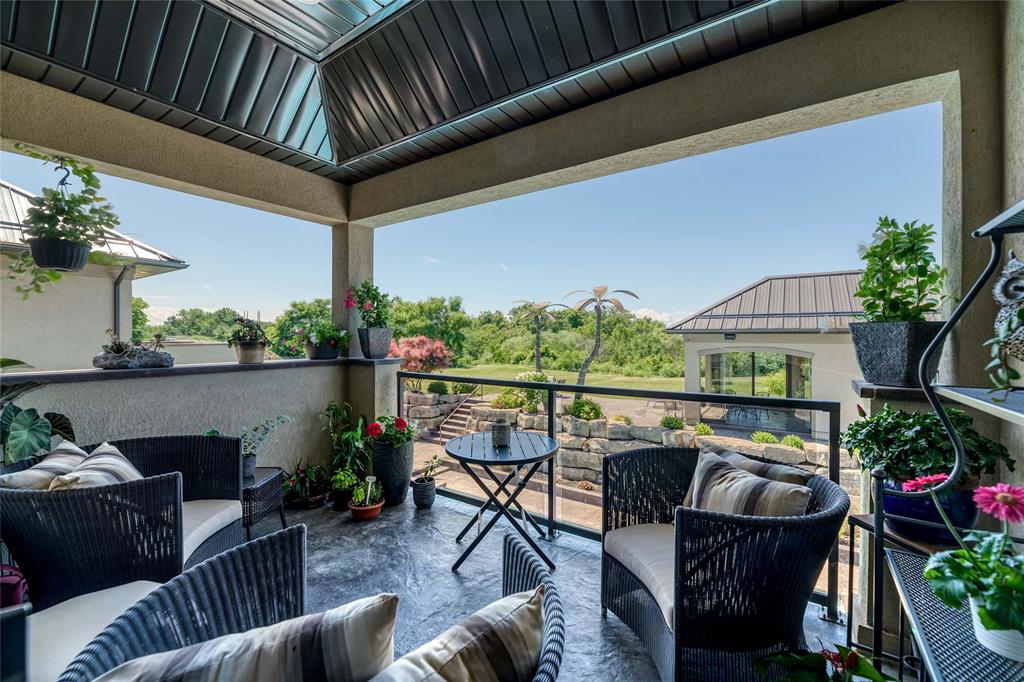 8143 HILLSBORO Road, Plympton-Wyoming, Ontario, Canada