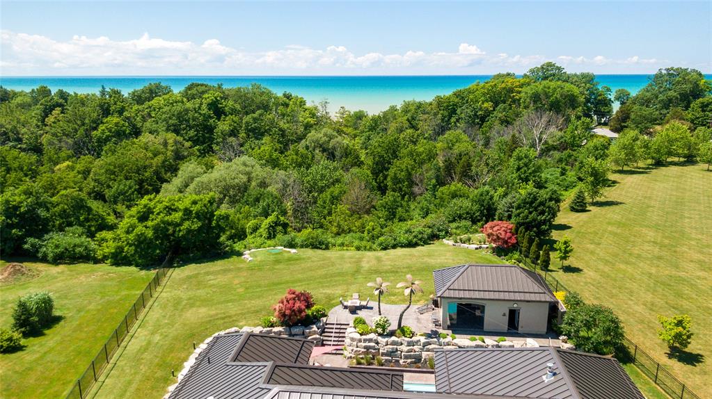 8143 HILLSBORO Road, Plympton-Wyoming, Ontario, Canada