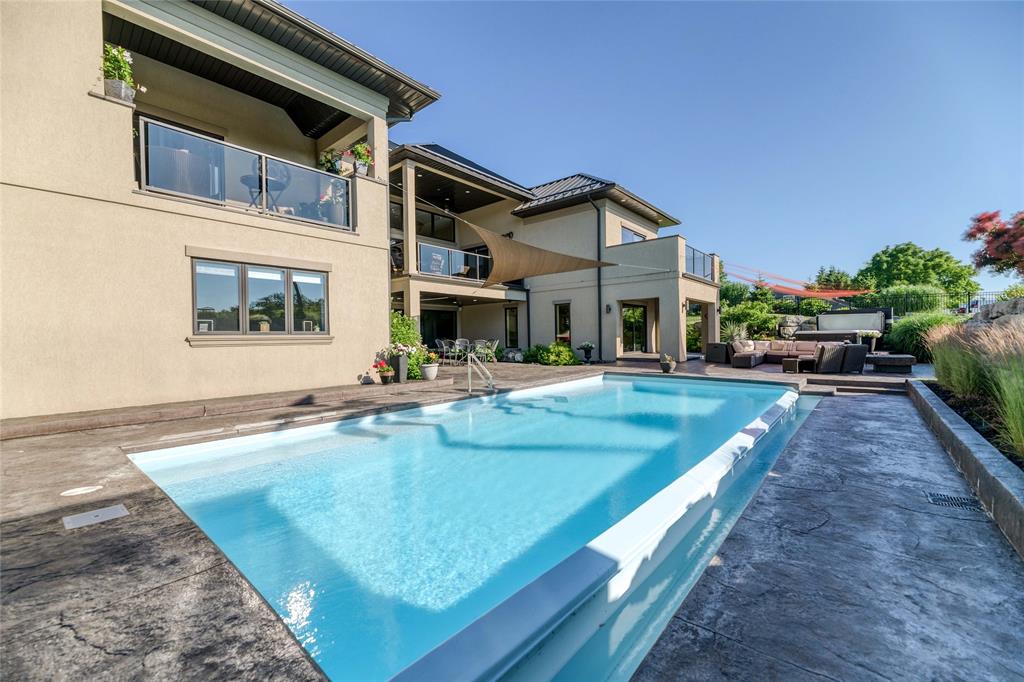 8143 HILLSBORO Road, Plympton-Wyoming, Ontario, Canada