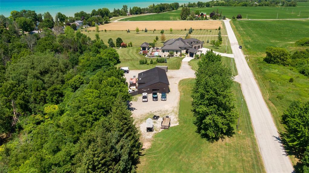 8143 HILLSBORO Road, Plympton-Wyoming, Ontario, Canada