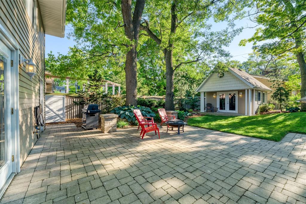 1227 GLEN DOUGLAS Drive, Sarnia, Ontario, Canada