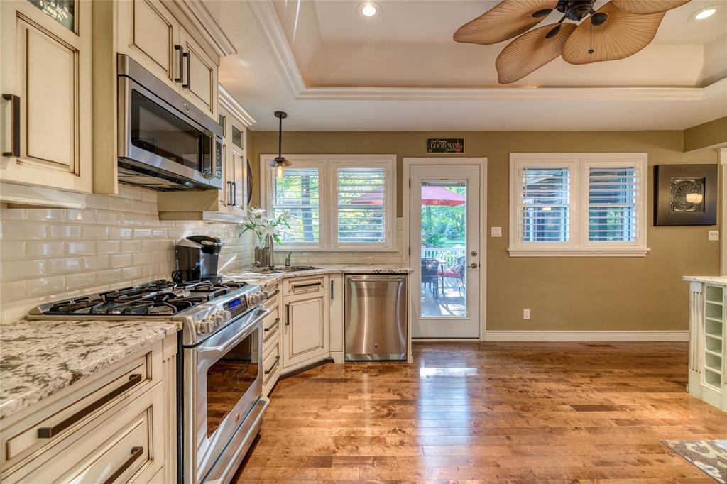 1227 GLEN DOUGLAS Drive, Sarnia, Ontario, Canada