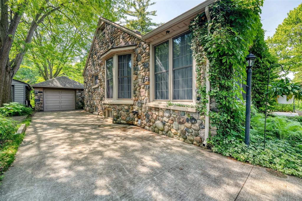 1415 CHRISTINA Street North, Sarnia, Ontario, Canada