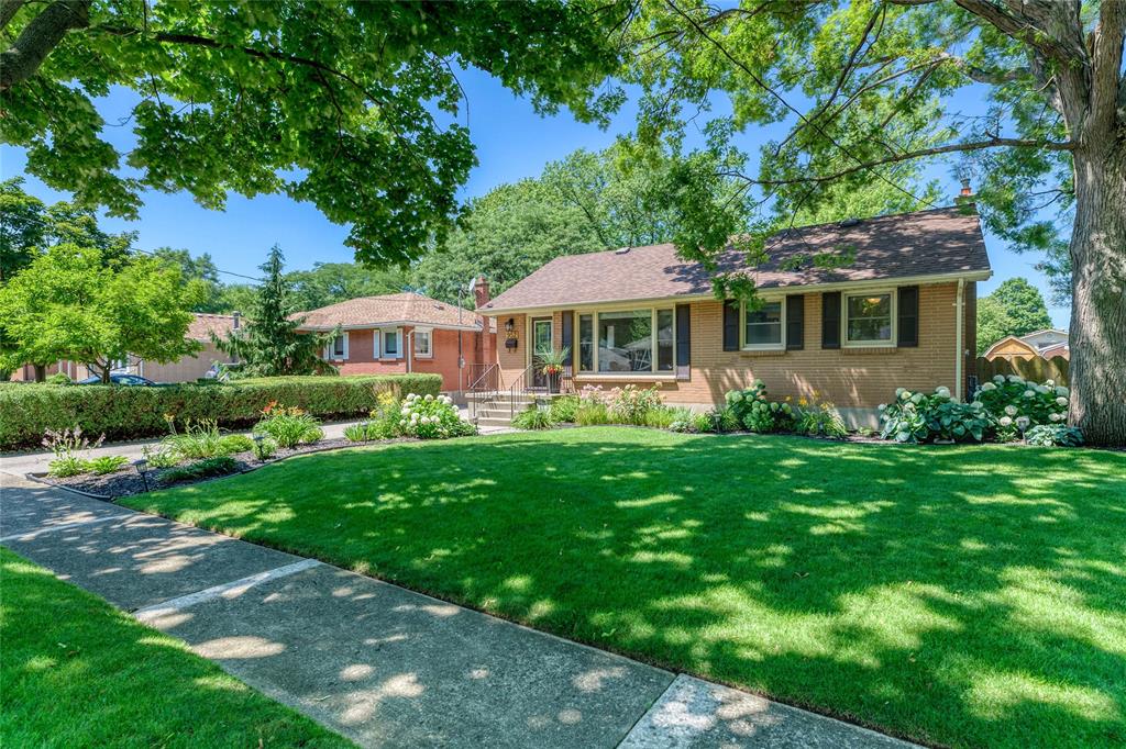 952 KEMSLEY Drive, Sarnia, Ontario, Canada