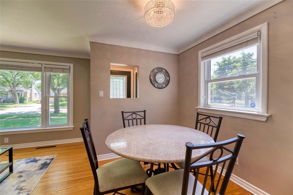 952 KEMSLEY Drive, Sarnia, Ontario, Canada