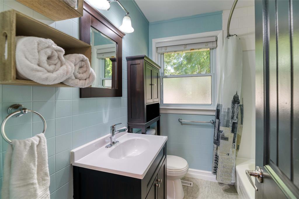 952 KEMSLEY Drive, Sarnia, Ontario, Canada