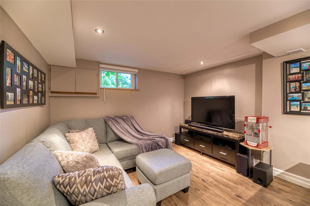 952 KEMSLEY Drive, Sarnia, Ontario, Canada
