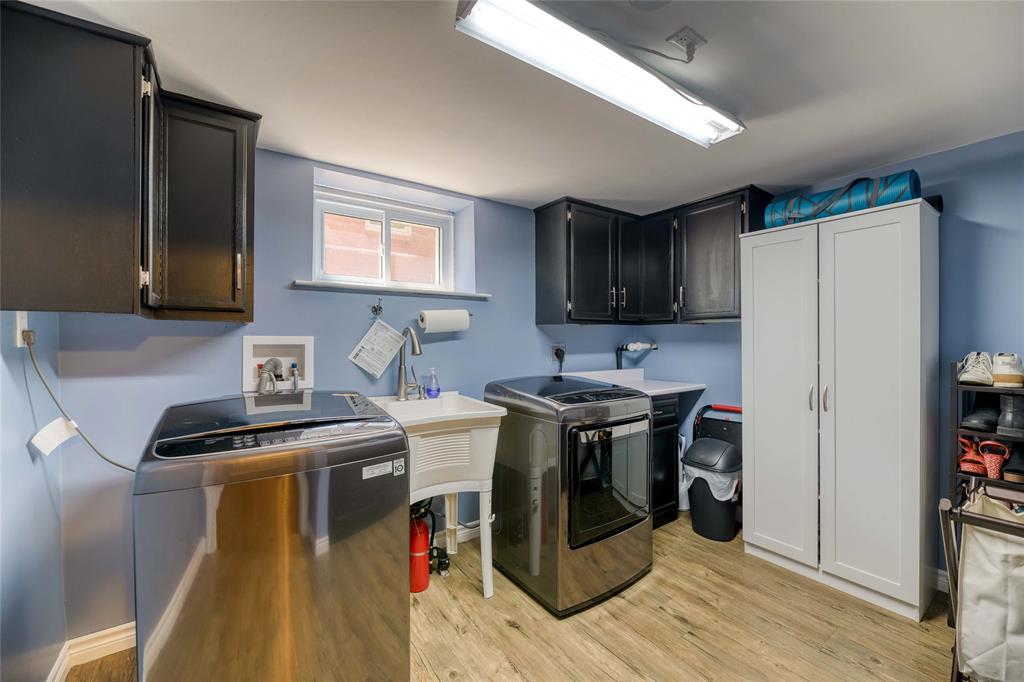 952 KEMSLEY Drive, Sarnia, Ontario, Canada