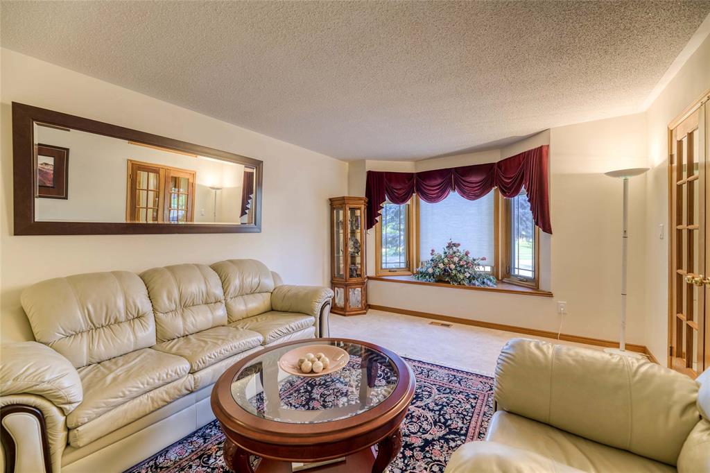 1372 ERROL Road East, Sarnia, Ontario, Canada