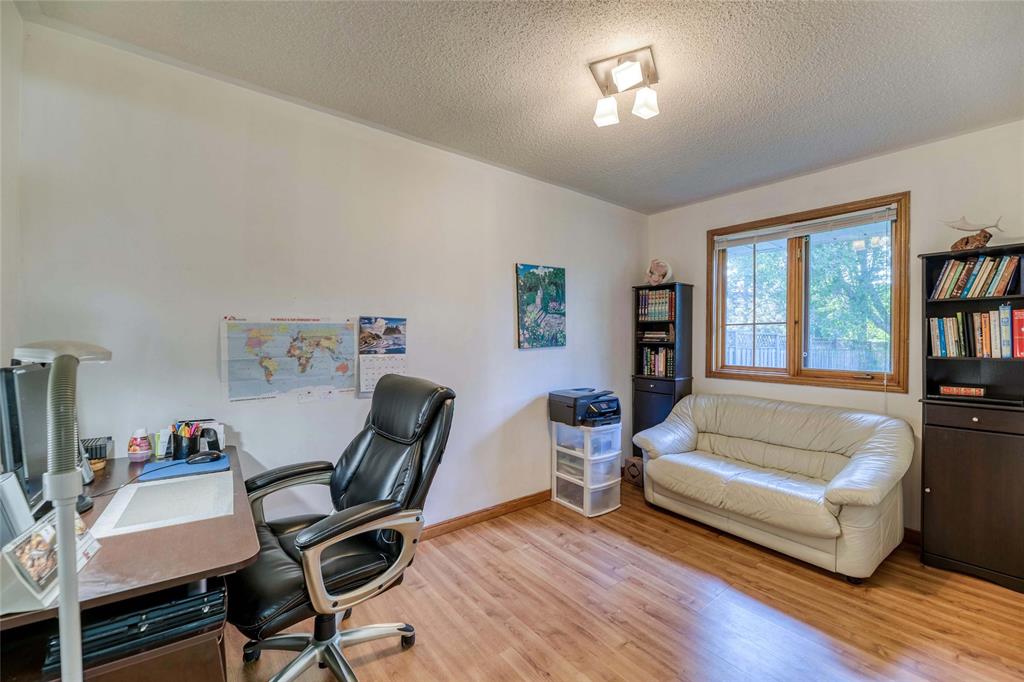 1372 ERROL Road East, Sarnia, Ontario, Canada