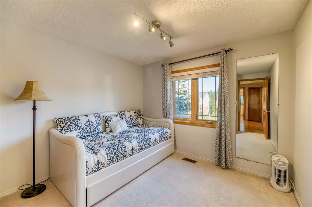 1372 ERROL Road East, Sarnia, Ontario, Canada