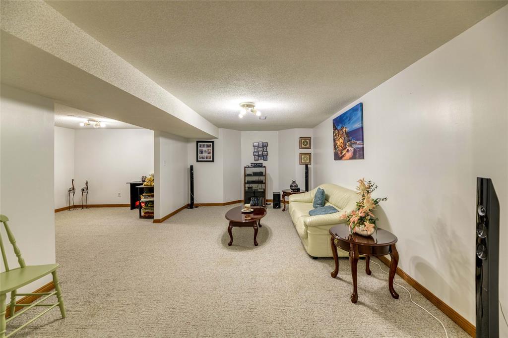 1372 ERROL Road East, Sarnia, Ontario, Canada
