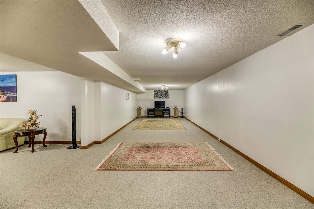 1372 ERROL Road East, Sarnia, Ontario, Canada