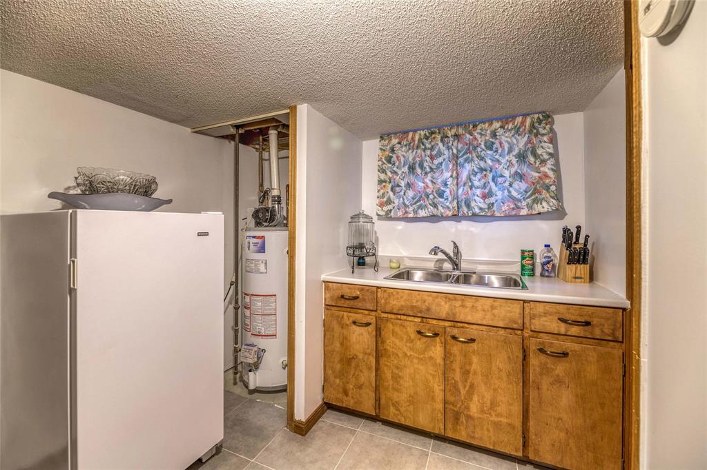 1372 ERROL Road East, Sarnia, Ontario, Canada