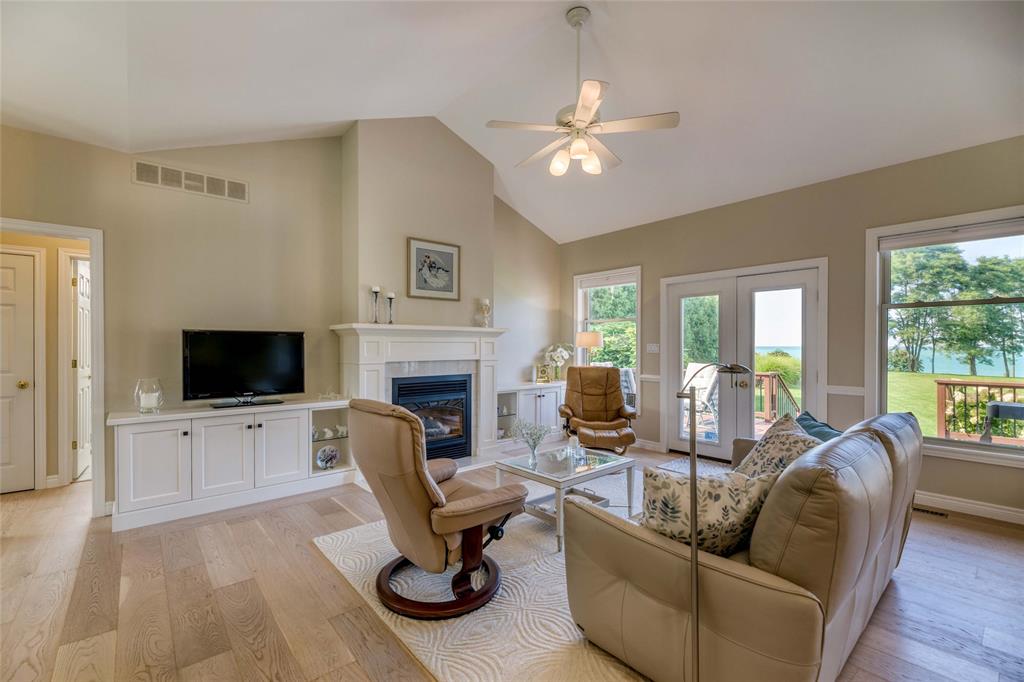 3606 QUEEN Street, Plympton-Wyoming, Ontario, Canada