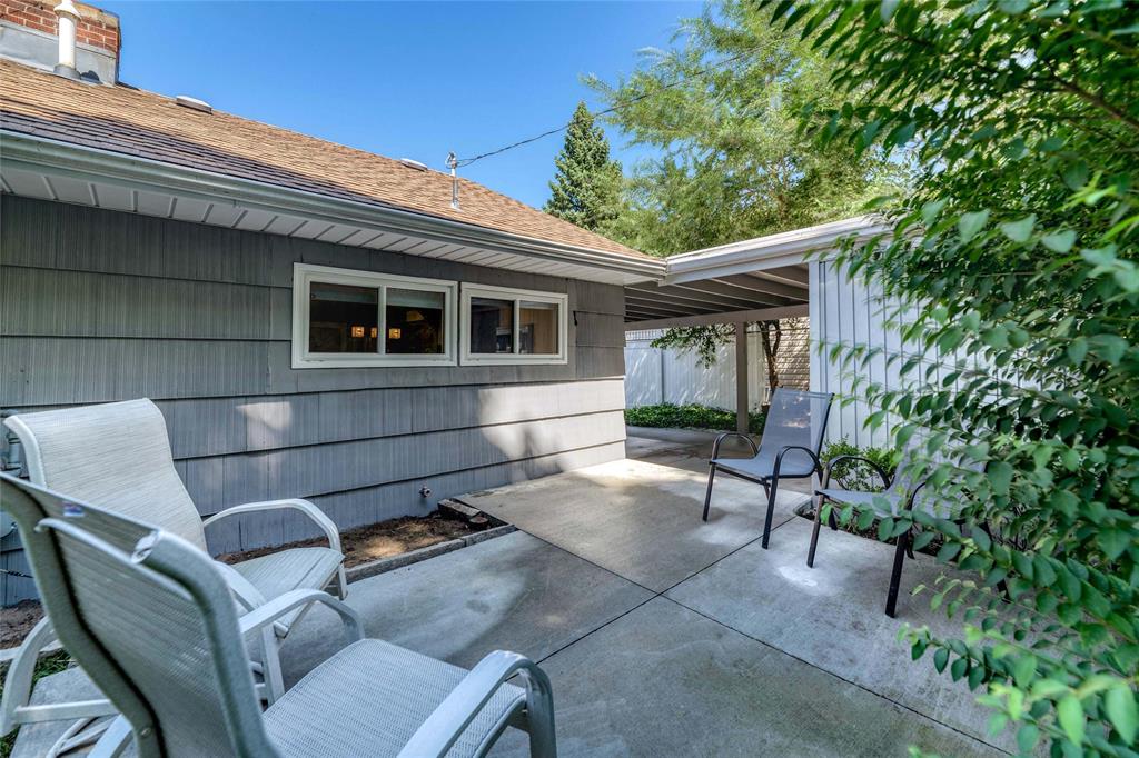 871 RETLAW Drive, Sarnia, Ontario, Canada