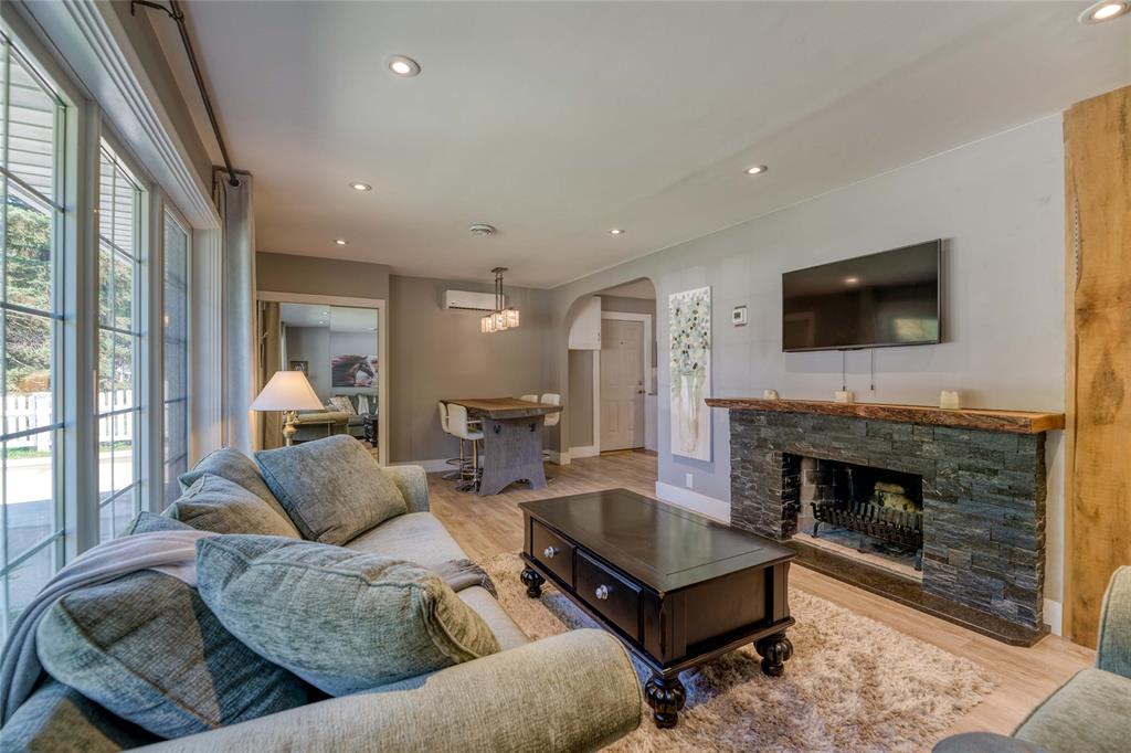 871 RETLAW Drive, Sarnia, Ontario, Canada